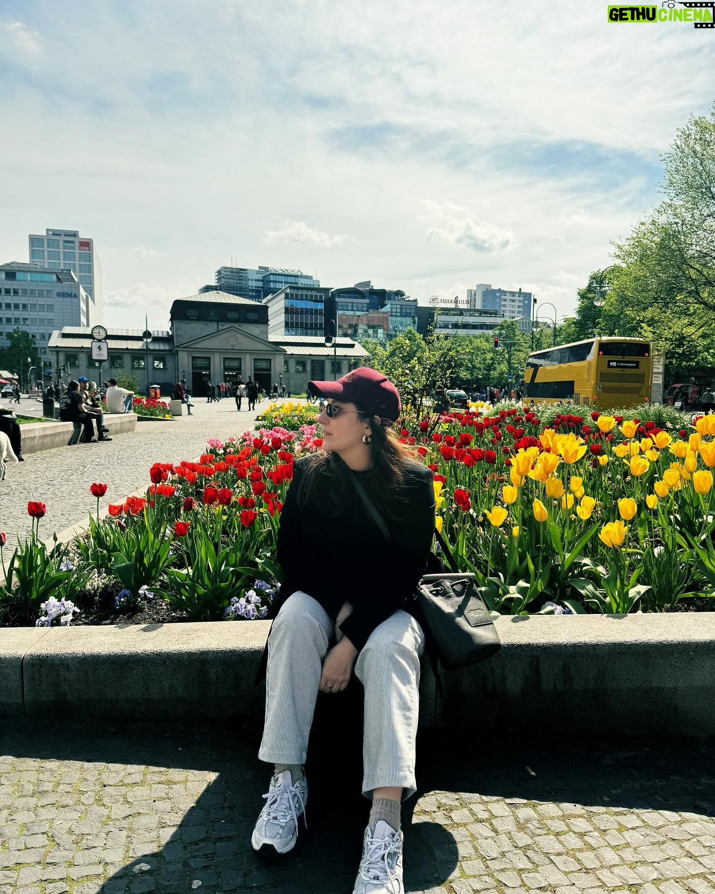 Şebnem Bozoklu Instagram - Genelde birinci olacak fotoyu ikinci, ikinci olması gereken fotoyu da birinci yaptığım söylenir. Bu sefer yakın iki tane seçtim. Hakkımda hayırlısı 🌷🌷