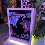 Şebnem Bozoklu Instagram - Dün gece Aslı Filintanın Vestel için tasarladığı retro serisinin gecesindeydim. Renklerin desenlerin güzelliğinden aklımız çıktı. Bayılacağımız bir işbirliği olmuş.Emre ve Gözde harika bir film yapmış bu seri için. Yakında göreceksiniz mutlaka. Gaye Su Akyol da nefisti sahnede. Ayrıca beni 1.86 boyunda çektiği için sevgili İlkere de teşekkürü borç bilirim. @vestel @aslifilinta @aslitkizmaz @ilkerkizmaz @emre__gozde #kendinikeşfet #davet #reklam