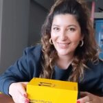 Şebnem Bozoklu Instagram - Tam kendime göre bir yeni yıl hediyesi aldım! Sizin için de unboxing yaptım :) #realme11proserisi #fazlaiyi @realmeturkey 💛 #isbirliği
