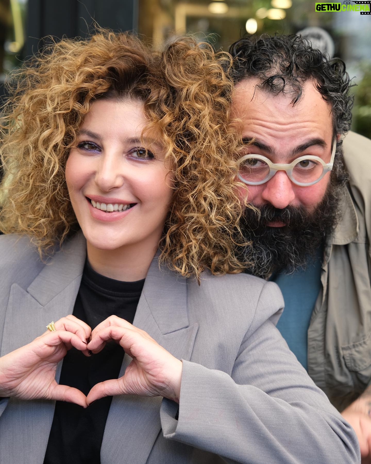 Şebnem Bozoklu Instagram - Saçlarınızı kim yapıyor kim ? İşte kendisi @yosibear Canım Hasancığımla kaçıncı senemiz bilmiyoruz ama şunu biliyoruz ki saç denilince odur 💜