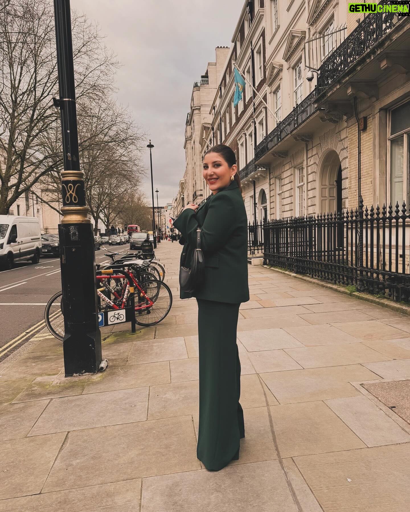Şebnem Bozoklu Instagram - Akşam akşam 💚 #reklam