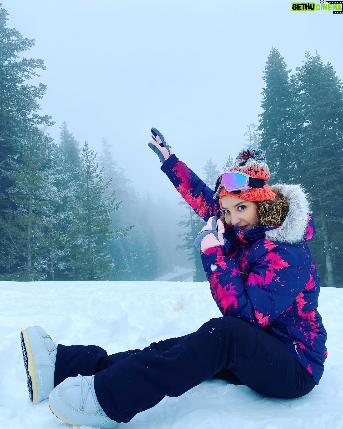 Şebnem Bozoklu Instagram - Tatil fotoğrafı gibi görünen set fotoğraflarım da burada dursun ⛄️🤍