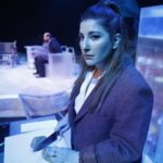 Şebnem Bozoklu Instagram - Gece yarısı. Telefonum çalıyor. Enis yazıyor ekranda. Kalk diyor uyan. Çok önemli bu telefon. Tamam diyorum ama kötü bir şey yok değil mi? Aksine diyor çok iyi çok güzel şeyler olacak.Bulduk diyor. Bir oyun bulduk. Beraber yapacağız bu oyunu. İbrahim diyor…Konuşuyoruz, konuşuyoruz… Sabah oluyor konuşuyoruz…. Ben hep çalışıyorum. Üstüste en çok çalıştığım sene oluyor. İki dizi üç sinema filmi bitiriyorum…Konuşmaya devam ediyoruz.Cast oluşuyor, ekip oluşuyor, okumaya başlıyoruz, provaya başlıyoruz… setten çıkıp provaya gidiyorum. Konuşuyorız…. Çalışıyoruz…Çok seviyoruz oyunu. Çalıştıkça daha çok seviyoruz hem oyunu hem birbirimizi. Oynamaya başlıyoruz. Oynadıkça daha çok seviyoruz oyunumuzu, seyircimizi, bizi… Balina 💙 @ibrahimcicek @enisarikan @_helinkandemir @yagizcankonyali @emine_evirgenn @crafttiyatro Fotoğraflar: @aysegulkaracan