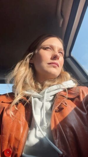 Şeyma Korkmaz Instagram - Hadi bakalım geldik yolun yarısına. 
Ne kadar ne göreceğiz kısmet.
Temennim ; sevgilim, sevdiklerim, dostlarım olsun bide gülümseyebileyim yeter. ( çalar saatimin hep dediği gibi GüLüMSe) #36  hoş gel  be🙏🏼