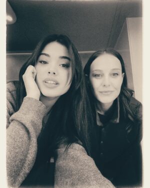 Şeyma Korkmaz Instagram - @lizgecomertt ne ta’lı ama dimi?
. . .
#analıkızlı #kardeşlerim #süreyya #süsen