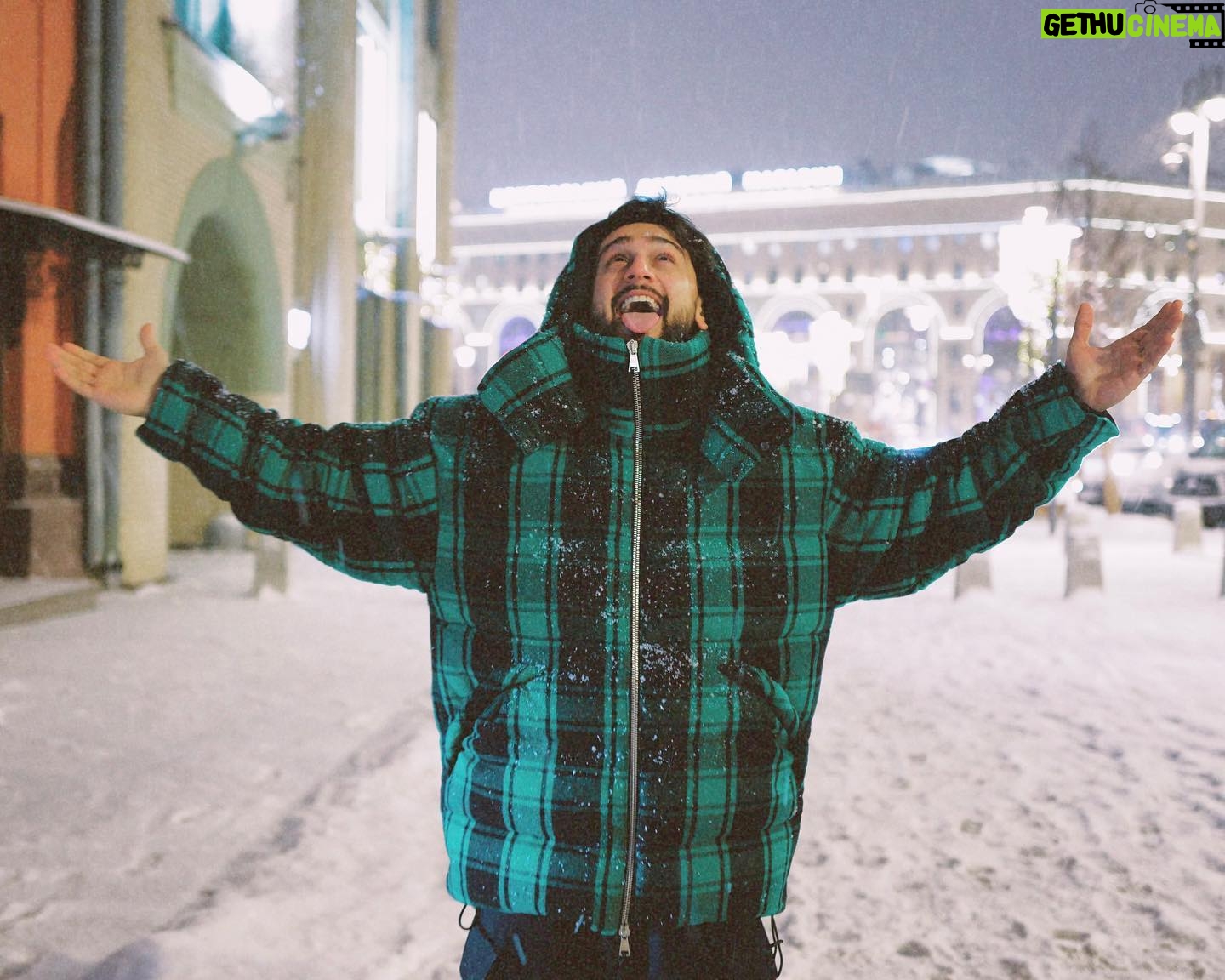 Cahid Huseynli - 99.8K Likes - let it snow
