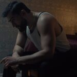 Cahid Huseynli Instagram – «Мне не больно» – песня о том, как важно уметь отпускать, прокричав: «Мне не мешай!» – своему внутреннему голосу, чувствам и эмоциям, что словно оковы сдавливают нам сердца и не позволяют идти дальше ⛓️

Пусть этот трек послужит для вас тем самым глотком воздуха, который поможет вам в продолжении вашего пути 🙌🏽

Отмечайте тех, кому сейчас так нужен этот глоток воздуха ❤️‍🩹