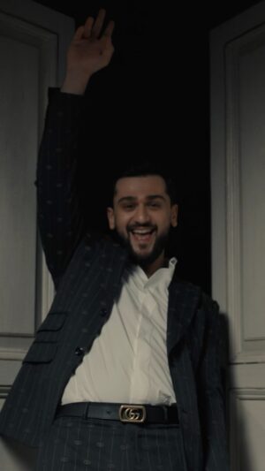 Cahid Huseynli Instagram - «Пожар» - песня о любви, о той самой любви, которая не дает нам опустить руки и пасть духом. Которая своим огнем, зажигает в нас вдохновение и разжигает в нас силы идти дальше! ❤️‍🔥
Отмечайте в комментариях тех, кто своими горящими глазами поддерживает огонь в ваших сердцах, и помогает в достижении ваших целей!

P.S: танцуй так, как будто никто тебя не видит😁