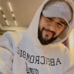 Cahid Huseynli Instagram - Друзья всем привет! Вот и настал день, которого мы так долго ждали. Сегодня я хочу дать шанс каждому начинающему музыканту быть услышанным. Совместно с VK Клипами мы запускаем конкурс под названием #ЭпикФит Прямо сейчас у меня в сообществе VK вас ждут 5 демо-версий песен с моего грядущего EP. И вы можете попасть на фит на одну из них! Для этого вам нужно: Дописать куплет на одну из песен, снять ваше исполнение на видео и опубликовать VK Клипы с хештегом #ЭпикФит до 29 декабря. Совместно с комиссией мы всё посмотрим, оценим и финалистов я выложу у себя в сообществе 30 декабря. А дальше уже слушатели, в голосовании выберут того, с кем я выпущу песню и с кем мы покормим топ-чарты. Итоги подведём 31-го декабря в моем сообществе и всех социальных сетях. Следите за новостями в моём паблике. Вам точно понравится! Участвуйте в конкурсе #ЭпикФит и попадайте в мой грядущий EP. Удачи, ребята!