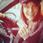 Caitríona Balfe Instagram - Drove myself in my fancy new Q5 hybrid to go get my booster shot!!!! Feeling goooood!!! Thank you @audiuk and @tonyameli for the wheels #Partnership #q5hybrid