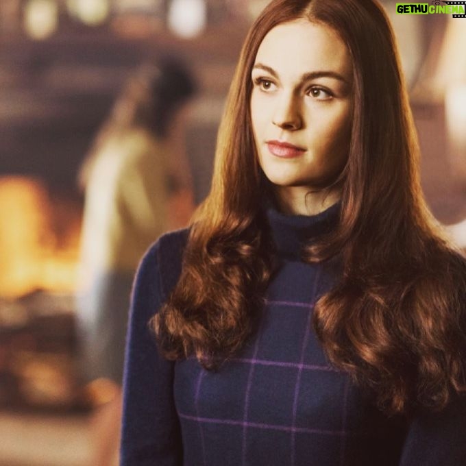 Caitríona Balfe Instagram - It’s Brianna Ellen Randall’s birthday!!! Couldn’t ask for a better tele daughter .... Love you @sophie.skelton @outlander_starz