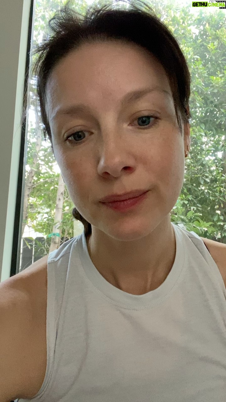 Caitríona Balfe Instagram - I’m joining with @chooselove and @Cameo in doing some shoutouts to raise funds to help the people currently fleeing the war in Ukraine 🇺🇦… please join me … x