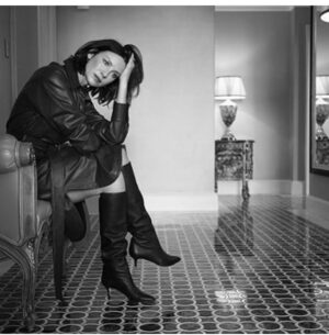 Caitríona Balfe Instagram - New York press looks from our whirlwind 36 hr trip last week. Amazing glam team took some sticky tape, a few safety pins and a bobby pin and McGuyver’d me into a walking, talking somewhat together human being. Thank you @karlawelchstylist @marywilesmakeup @peterbutlerhair and bestest lady @jenziet ❤️❤️❤️