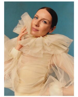 Caitríona Balfe Instagram - Thank you @vanityfair … I can’t believe I got to do this beautiful shoot and feature. For years I used to read Vanity Fair articles about actresses I admired scanning their words for clues about how to break into the industry and follow a dream I had since a child. To now follow in their footsteps is such a huge moment for me and I’m so humbled and grateful. 
Thank you Rebecca Ford for the lovely chat over breakfast about motherhood,life and my career. 
Thank you to the amazing team that brought this all together … it was such a fun shoot..!! 
📸 @nickrileybentham 
Styling @rebeccarams 
Makeup @marywilesmakeup 
Hair @garethbromell 
Manicure @nailbyemikudo 
And @caratripsalot and @jenziet 💗
@belfastmovie @focusfeatures #belfastmovie