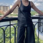 Caitríona Balfe Instagram – Thank you Austin!!!! Spending world Outlander Day (yes it is a thing!!) in one of my fav cities. Such a treat to chat to @reshmago with @carrotthefrenchie about all things season 7..!! 
Glam : hair/Mup @marywilesmakeup 
Styling : @karlawelchstylist wearing @chloe outfit and jewellery @Tods shoes 🤍
