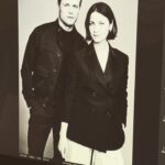 Caitríona Balfe Instagram - Feeling myself in this epic suit ... Damn but @therow know how to make clothes that make you feel amazing..!!! Spent the day talking all thing @outlander_starz season 5 at TCA’s. Styling @karlawelchstylist Glam by me ... shoes @stuartweitzman