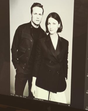 Caitríona Balfe Instagram - Feeling myself in this epic suit ... Damn but @therow know how to make clothes that make you feel amazing..!!! Spent the day talking all thing @outlander_starz season 5 at TCA’s. Styling @karlawelchstylist Glam by me ... shoes @stuartweitzman
