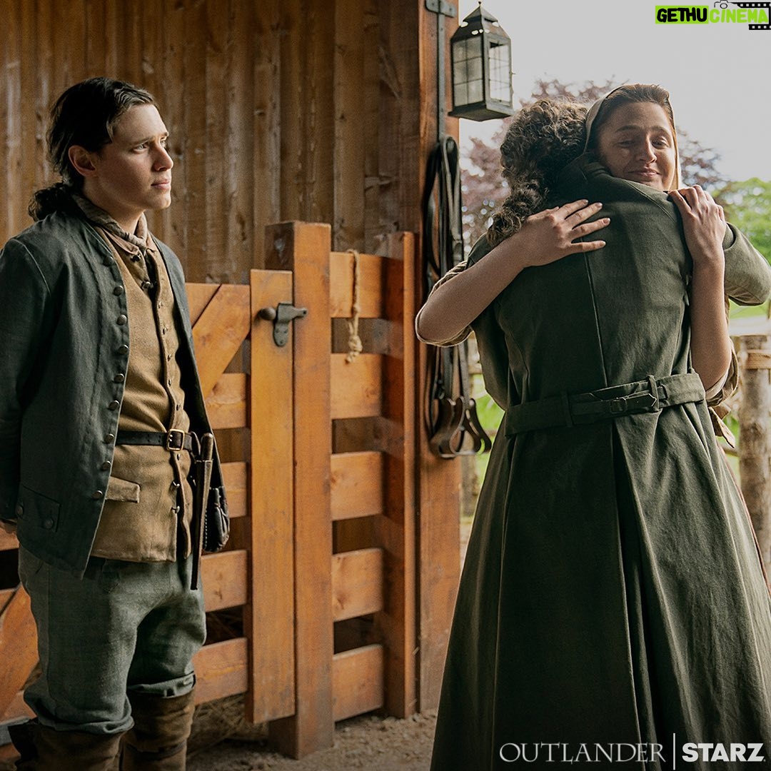 Caitríona Balfe Instagram - Saying goodbye is never easy …. But they’ll always have each other. @outlander_starz @lionsgateplusuk @sptv