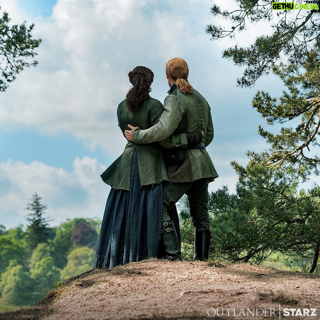 Caitríona Balfe Instagram - Saying goodbye is never easy …. But they’ll always have each other. @outlander_starz @lionsgateplusuk @sptv