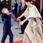 Caitríona Balfe Instagram - Magical night last at our @belfastmovie premiere at @londonfilmfestival So great to all be together and sharing our film with so many people. Thank you glam: @karlawelchstylist (dress @stellamccartney jewels @jessica_mccormack ) @marywilesmakeup @garethbromell ❤️❤️❤️ @belfastmovie @focusfeatures