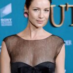Caitríona Balfe Instagram - What an incredible night. I’m so grateful i got celebrate our fifth season premiere with an amazing group of fans and my TV family. Feeling very grateful and happy today. Hope you’re all ready for this season..!!! (And if you have the Starz app you can watch Ep 1 already !!) Thank you to amazing glam team. @karlawelchstylist for this incredible vintage Chanel dress from @shrimptoncouture oh and amazing earrings by @Jarjewelry @brenrobertsonbeauty @officialdanilohair ❤️❤️❤️