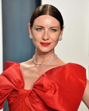 Caitríona Balfe Instagram - Thank you @vanityfair for the wonderful after Oscars party. Such an incredible night. Thank you @karlawelchstylist @marcusrfrancis @brenrobertsonbeauty Loved this @prabalgurung dress with recycled taffeta bow (go sustainability!!) and @niwaka_collections jewellery #niwakapartner
