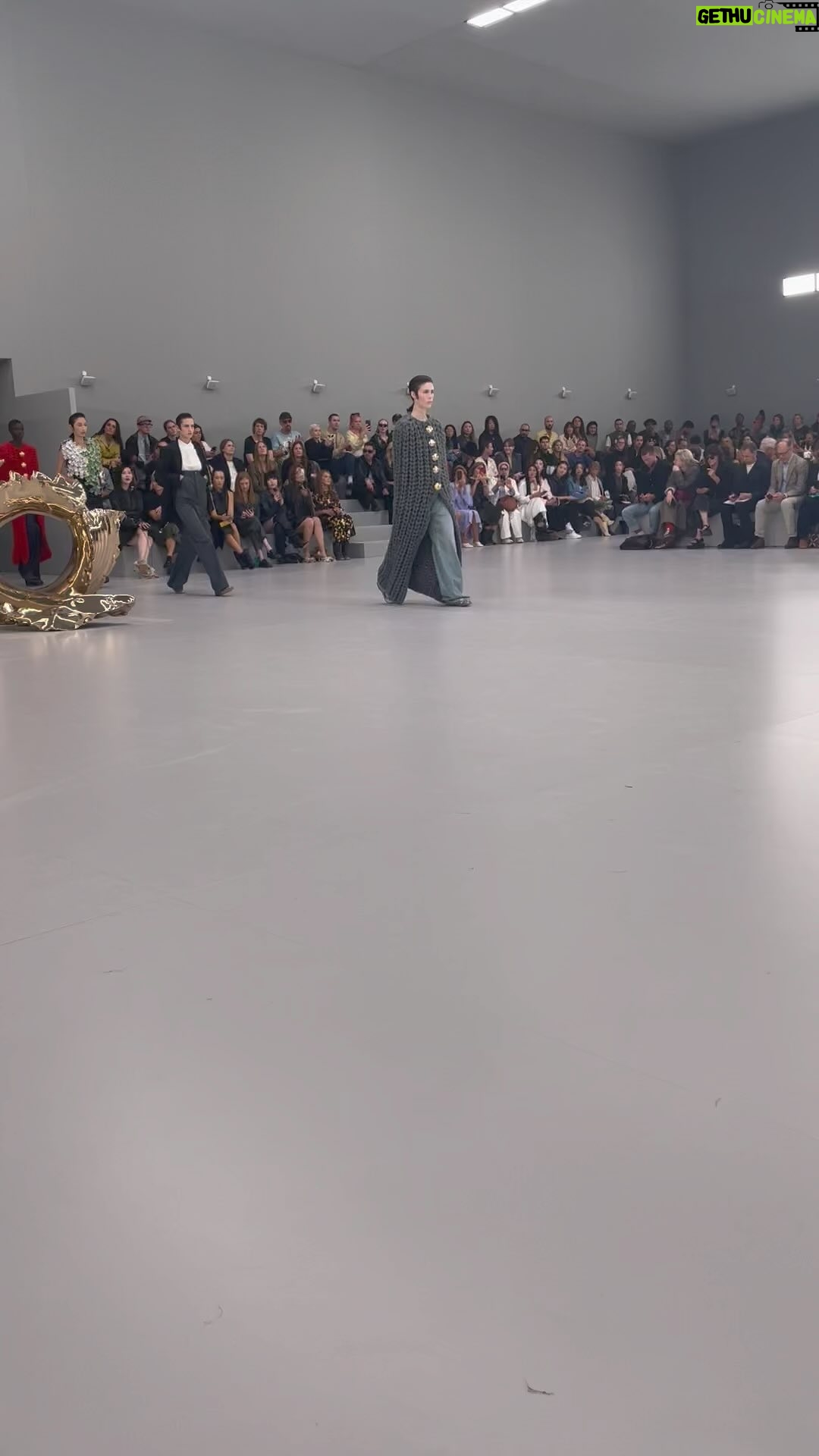 Caitríona Balfe Instagram - Thank you @Loewe and @jonathan.anderson Such a stunning show. Everything just beautiful ❤️