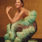 Caitríona Balfe Instagram - One more …. Because why not..! @vanityfair @nickrileybentham @marywilesmakeup @garethbromell @rebeccarams @caratripsalot @jenziet #belfastmovie @focusfeatures @belfastmovie