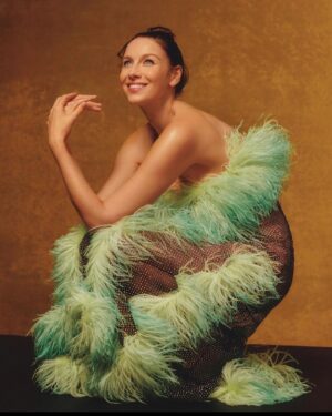 Caitríona Balfe Instagram - One more …. Because why not..! @vanityfair @nickrileybentham @marywilesmakeup @garethbromell @rebeccarams @caratripsalot @jenziet #belfastmovie @focusfeatures @belfastmovie