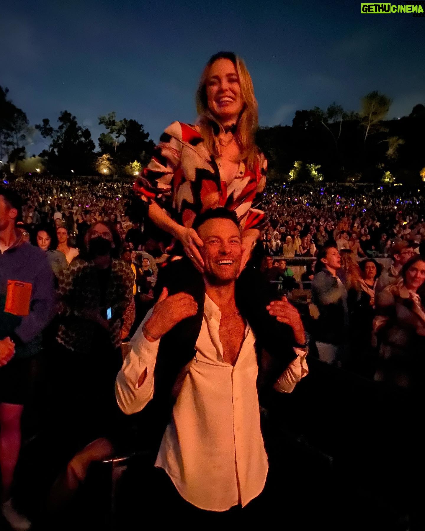 Caity Lotz Instagram - Last night 🔥 @florenceandthemachine at the Hollywood Bowl. We had a fantastic time dancing in the slightest rain and geeked out meeting @autumndewilde ✨
