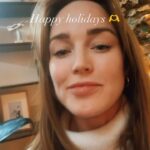 Caity Lotz Instagram - Happy holidays from my family to yours! Food, friends, family, lights, and crafts! all of my favorite things!
