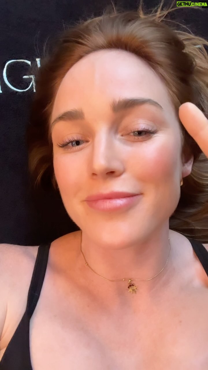 Caity Lotz Instagram - I tried @higherdose ‘s infrared PEMF mat and it is LEGIT. Pulsed Electromagnetic Field devices mimic earths healing frequencies, which sounds woo-woo, but it’s not. This tech was originally used by NASA astronauts for recovery. ❤️🩹 This mat combines infrared heating, 20 pounds of negative ion producing crystals, and four different PEMF settings (from sleep to focus). I was surprised at how relaxed I felt while lying on it. I’m not usually very sensitive to this kind of stuff, but I could actually feel a difference. The combo of the heat and frequencies feels great, and I love that I can use it to relax or to get into a more focused state. My conclusion is…I love it. I will note tho…quality tech like this is not cheap! So if this mat is outta your budget, you can still get those healing frequencies straight from Mother Earth. Look up “grounding” and go find a nice spot to lay outside. Xoxo