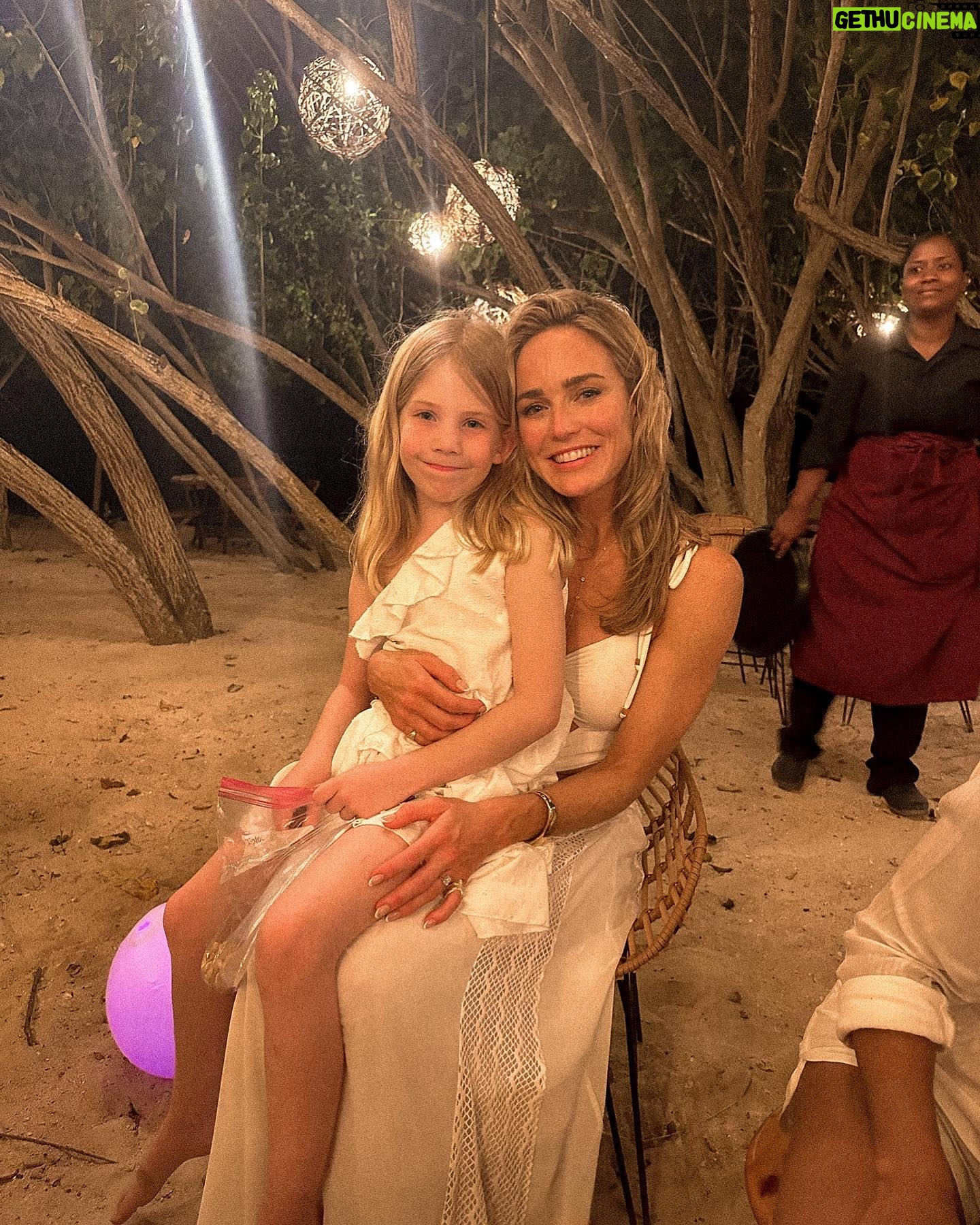 Caity Lotz Instagram - Family, friends, and love at @sofitelbaru