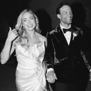 Caity Lotz Instagram - Exclusive: Actors @caitylotz and @iamkyleschmid hosted 50 guests for an intimate and romantic wedding weekend in Cartagena, Colombia. 💍 From her fashion-forward bridal looks to their heartwarming vows, find all the wedding details at the link in bio.
📷: @dosmasenlamesa
📋: @caribecordialweddings
💐: @cartagenahojasypistilos
👗: First dress: @galialahav Second dress: @galialahav Third dress: @nadinemerabi