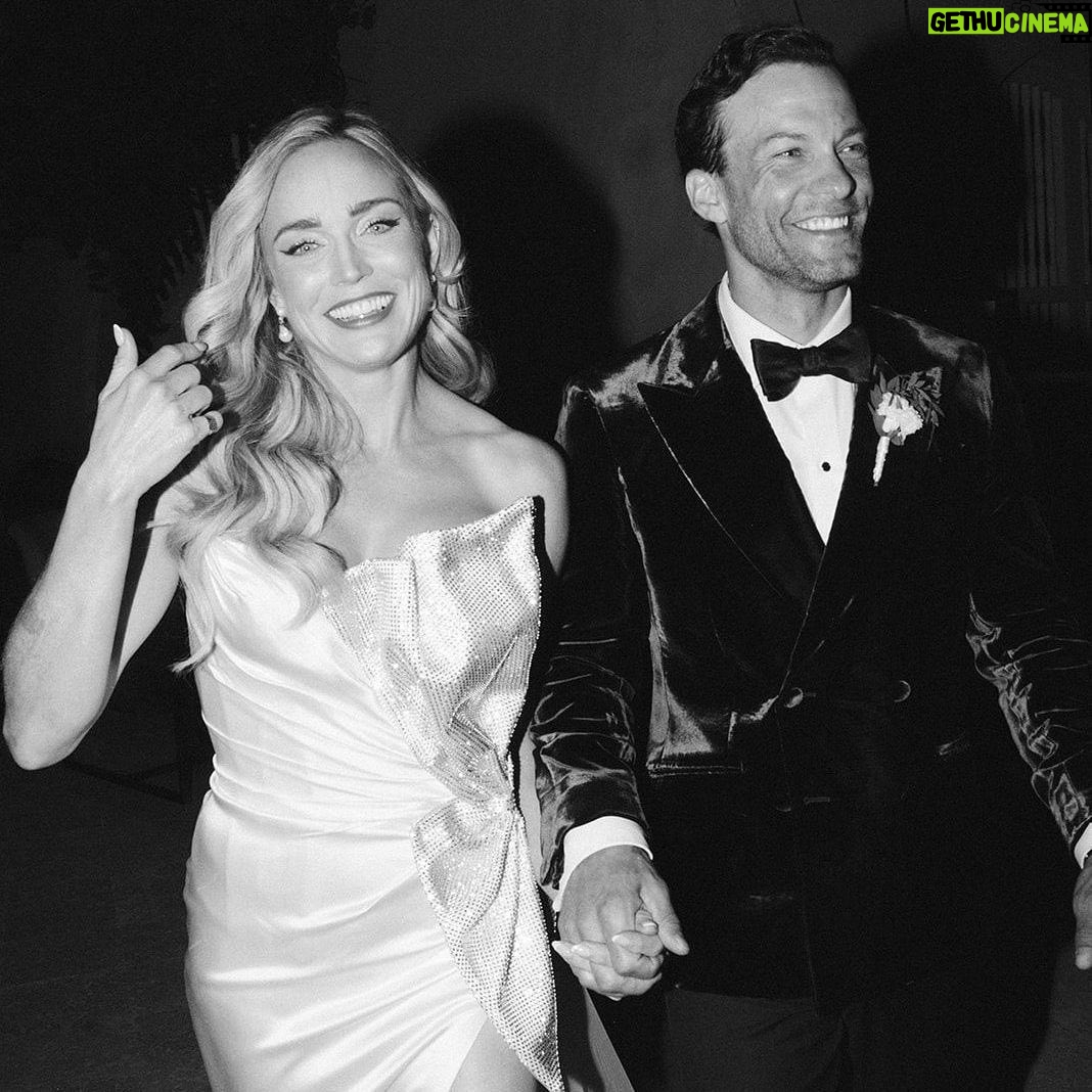 Caity Lotz - 89.1K Likes - Exclusive: Actors @caitylotz and @iamkyleschmid hosted 50 guests for an intimate and romantic wedding weekend in Cartagena, Colombia. 💍 From her fashion-forward bridal looks to their heartwarming vows, find all the wedding details at the link in bio.
📷: @dosmasenlamesa
📋: @caribecordialweddings
💐: @cartagenahojasypistilos
👗: First dress: @galialahav Second dress: @galialahav Third dress: @nadinemerabi