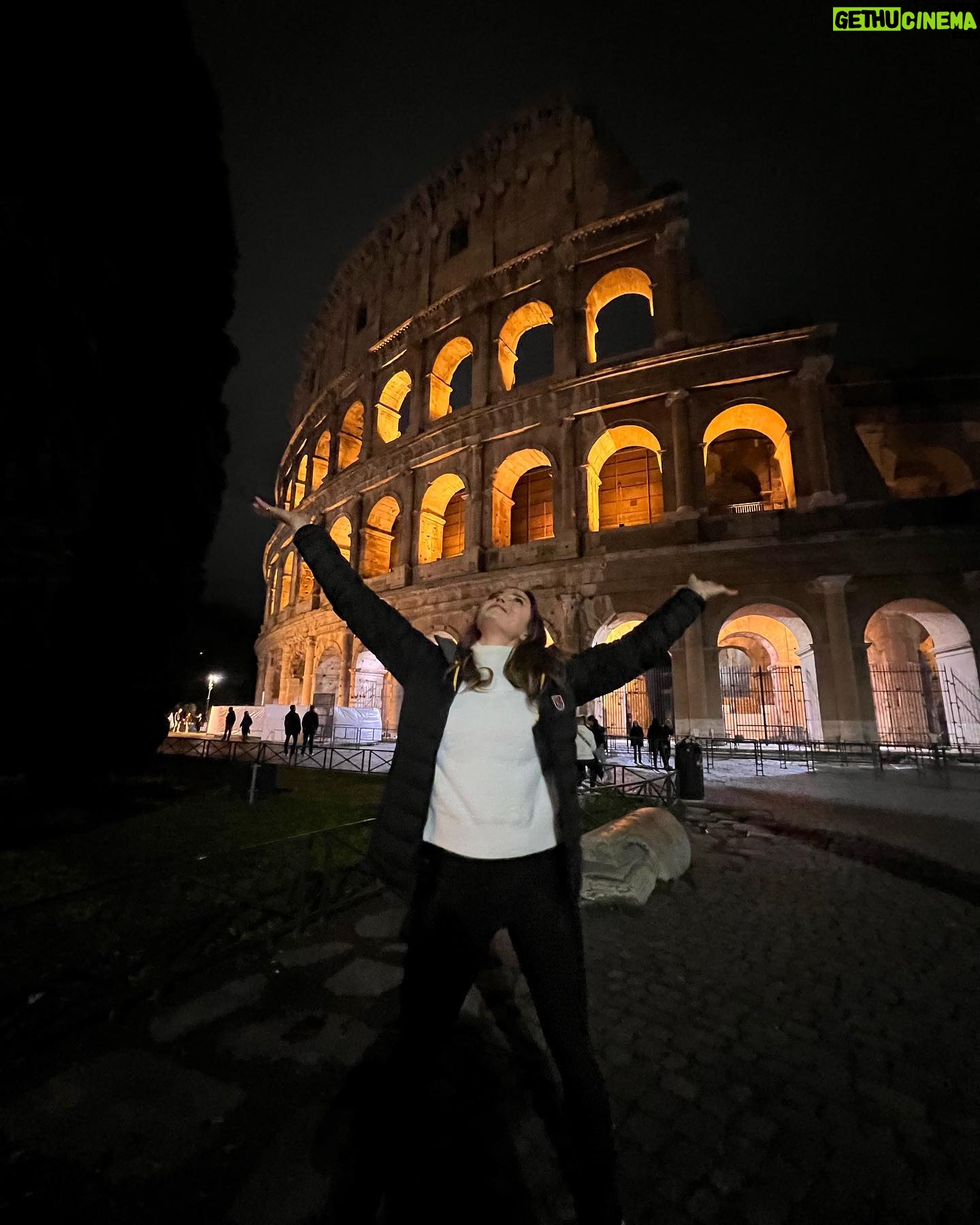 Caity Lotz Instagram - ROME 😍 wow what an impressive city! Blown away by the power and grandeur. I love Italy 🇮🇹