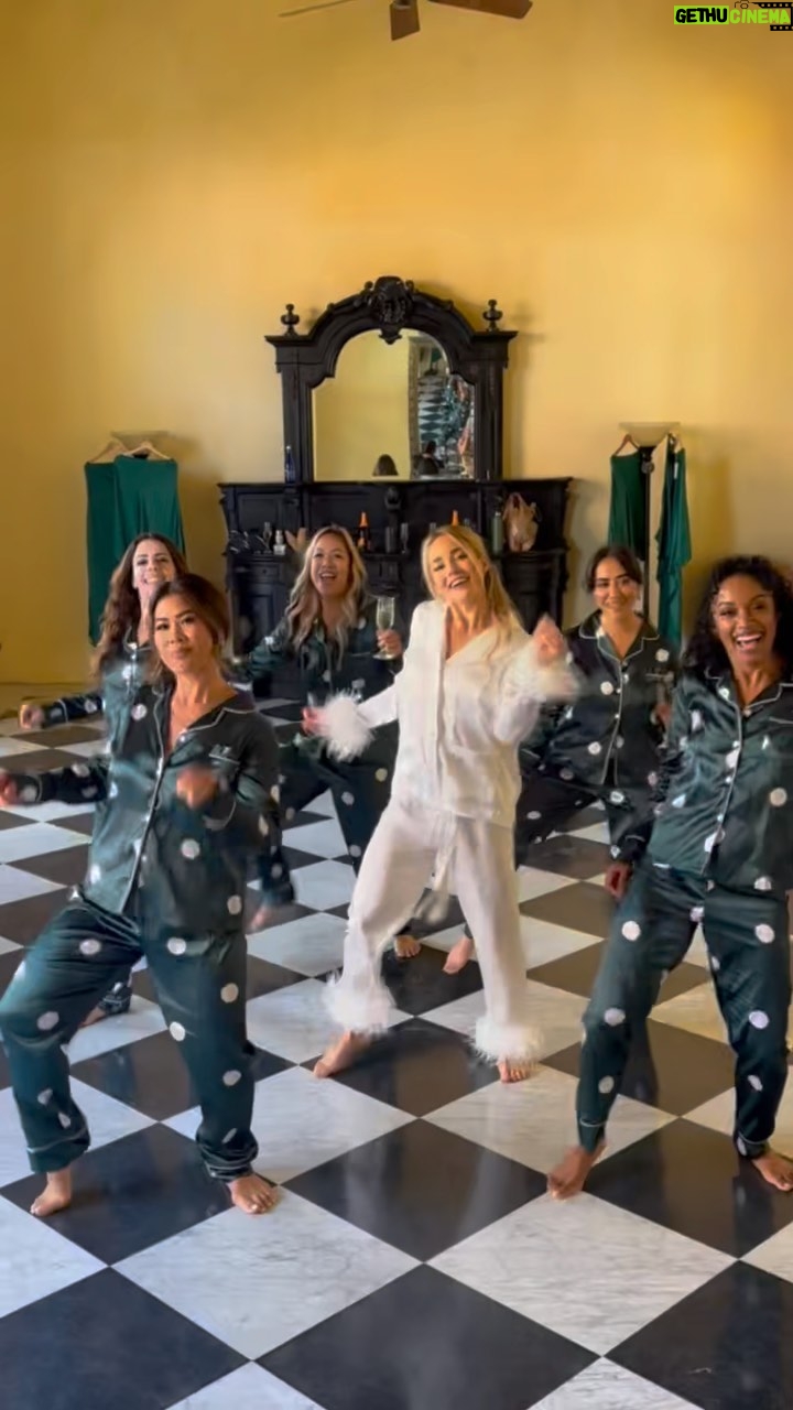 Caity Lotz - 90.6K Likes - Where my ladies at?? 🙋♀️everywhere we go we must dance 🪩 #cuffitchallenge