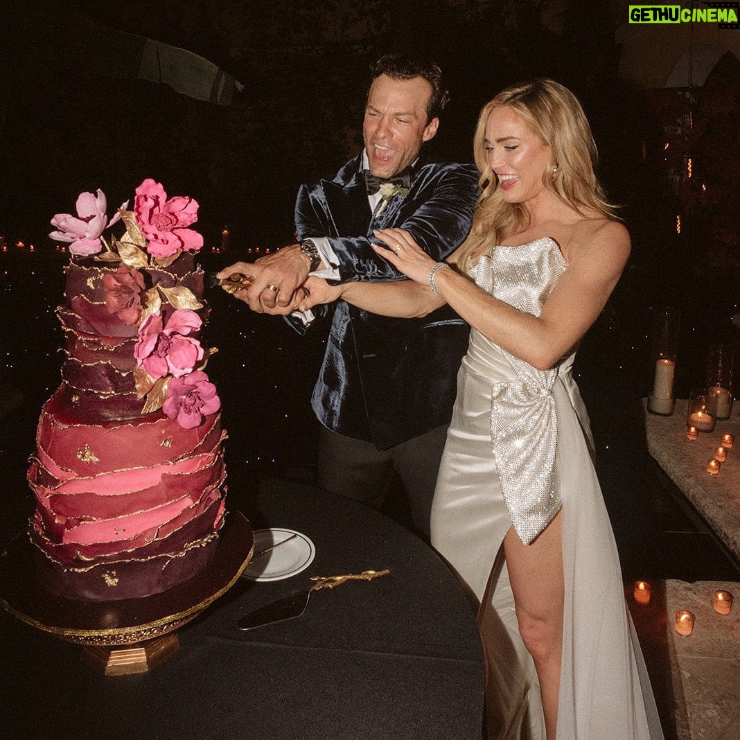 Caity Lotz - 89.1K Likes - Exclusive: Actors @caitylotz and @iamkyleschmid hosted 50 guests for an intimate and romantic wedding weekend in Cartagena, Colombia. 💍 From her fashion-forward bridal looks to their heartwarming vows, find all the wedding details at the link in bio.
📷: @dosmasenlamesa
📋: @caribecordialweddings
💐: @cartagenahojasypistilos
👗: First dress: @galialahav Second dress: @galialahav Third dress: @nadinemerabi