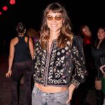 Calu Rivero Instagram – Anoche celebré el 25 aniversario de @rapsodiaoficial , aplaudo a las grandes creadoras de un estilo de vida bohemio y musical, con prendas que encarnan pura poesía. Honro cada paso que dieron juntas @solrapsodia @helguerajose 🦋🎶🤘🏽🪶

Ph @milapastor_