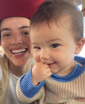 Calu Rivero Instagram - Hijo, Amo ser tu madre. Madre, amo ser tu hija.
gracias.