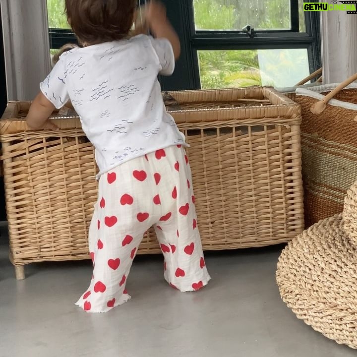 Calu Rivero Instagram - Un año de Tao y un año como nuevos padres. Dedicación total, maravillosamente desafiante. Gracias familias por su constante apoyo. Hijo; Tu ritmo va directo a mi corazón.
