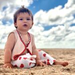 Calu Rivero Instagram - Feliz año Tao 🤍 Niño amado. Que se honre a la vida Que se honre a la tierra Escuchemos a los niños que nos vienen a cantar melodías del corazón. @carlosdelrio.healer 🎶