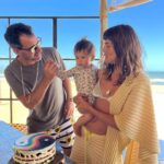 Calu Rivero Instagram - Feliz año Tao 🤍 Niño amado. Que se honre a la vida Que se honre a la tierra Escuchemos a los niños que nos vienen a cantar melodías del corazón. @carlosdelrio.healer 🎶
