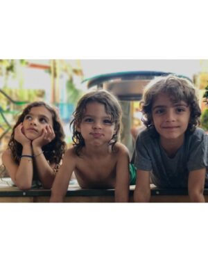 Camila Alves Instagram - This is not a short format caption day… to describe what we do as mothers do take a lifetime! This shit is hard but beautiful!!! Won’t change a thing, well maybe a few 😂
THANK YOU to my mother for the foundation
THANK YOU KayMac for the innovation
THANK YOU GRAMMA for the refuge
THANK YOU Matthew for the 3 beautiful creations we have made together
THANK YOU to my 3 kids who make me chase being a better mother daily
THANK YOU to all the mother figures in my life who inspire me, teach me, correct me, guide me and laugh with me when the rubber hits the road (pretty often) It is not picture perfect! with tremendous gratitude today! this is the only thing I was certain I wanted to do “A Mother” everything else was always a question! 🫣☺️❤️ Happy Mother’s Day ! 

Ps: this video made me go back to 3 little ones at the same time…I didn’t even know what, when, who, ME??? Wild, challenging, exhausting, tears, laughter,beautiful…any mother’s out there dealing with the same “this too shall pass” 🙏🏽❤️👏🏽👏🏽 stay strong, ask for help, remember to breathe, put boundaries because I didn’t it…you need little spells to take care of yourself. Sending love

💚💛💚💛💚💛💚💛💚💛💚💛💚💛💚💛💚 não é um dia de legenda curta,para descrever o que fazemos como mães, leva a vida inteira!é DIFÍCIL mas maravilhoso! 
OBRIGADO à minha mãe pela fundação,
OBRIGADO KayMac pela inovação,
OBRIGADO Vó pelo refúgio
OBRIGADO Matthew pelas 3 lindas criações que fizemos juntos,
OBRIGADA aos meus 3 filhos que me fazem perseguir diariamente a ser uma mãe melhor,
OBRIGADO a todas as figuras maternas da minha vida me inspiram, me ensinam, me corrigem, me orientam e riem comigo quando a coisa fica preta… com tremenda gratidão,única coisa que tinha certeza que queria fazer “ Uma Mãe” todo o resto sempre foi uma questão! ☺️Feliz Dia das Mães!
Ps: vídeo me fez voltar a ter 3 pequeninos ao mesmo tempo,nem sabia o que, quando, quem, EU??? Confuso , desafiador, exaustivo, lágrimas, risos, lindo, bençãos! Se estiver lidando com o mesmo “isso também vai passar”🙏🏽fique forte, peça ajuda, lembre-se de respirar, coloque limites porque eu não coloquei ... você precisa de pequenas brechas para cuidar de si mesma.