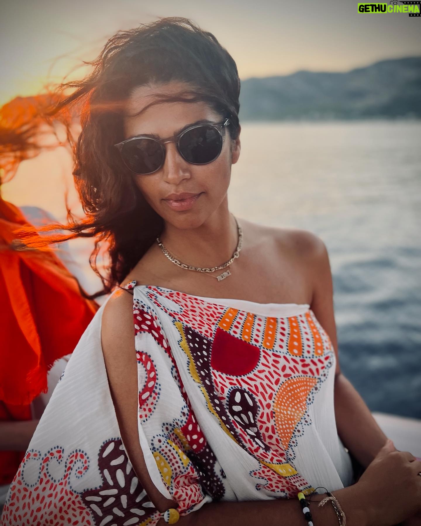 Camila Alves Instagram - Happy Labor Day ….to my friend who caught a photo I would’ve never asked for, Thank you.. ! #laborday