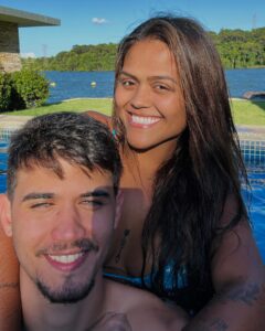 Camila Loures Instagram - 2 meses de uma vida 🤍 amo você