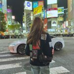 Camila Queiroz Instagram - Arigato Tokyo! 🇯🇵 Ressignifiquei esse lugar que foi tão marcante na minha vida, já contei essa história algumas vezes… O Japão é surpreendente, apaixonante, nos dá aula de civilidade e respeito ao próximo. Voltar depois de 13 anos foi uma mistura de sensações, me emocionei e agradeci algumas vezes. Ainda por cima estava a convite da joalheria mais icônica do mundo @tiffanyandco , acompanhada do amor da minha vida @klebbertoledo e da @13thprod É, foi um sonho. Arigato Tokyo! 🇯🇵 I resignified this place that was so remarkable in my life, I’ve told this story a few times... Japan is surprising, passionate, teaches us about civility and respect for others. Coming back after 13 years was a mixture of feelings, I was moved and thanked a few times. On top of that, I was invited by the world’s most iconic jewelry store @tiffanyandco accompanied by the love of my life @klebbertoledo and @13thprod Yeah, it was a dream.