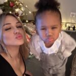 Camille Froment Instagram - Joyeux Noël les amis ❤️🎁🎄 Profitez de ces instants si précieux, de votre famille, vos proches. Une grosse pensée à toutes les personnes qui passent ces fêtes de fin d’année seules, je vous envoie tout mon amour et mon soutien… ✨ Love you all ❣️