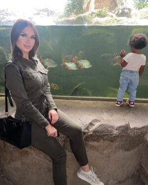 Camille Froment Instagram - Visite de la ferme aux crocodiles avec ma princesse aujdh c’était trop bien !! 🐊🐍💚