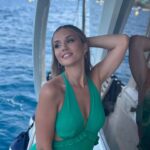 Camille Froment Instagram - End of the day 🌊🌞💚 💄 : @hbeautyglam_hafssa2